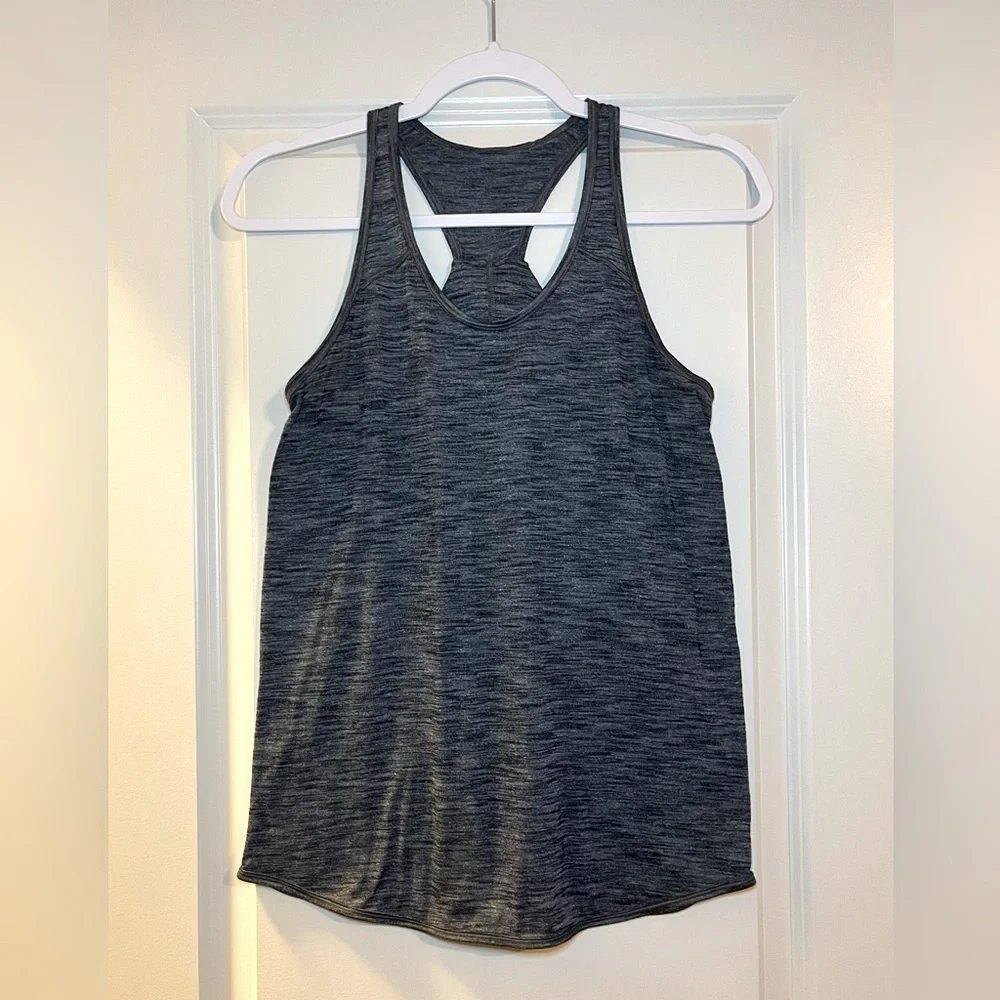 Lululemon Essential Tank in Heathered Black Size 4 / 6